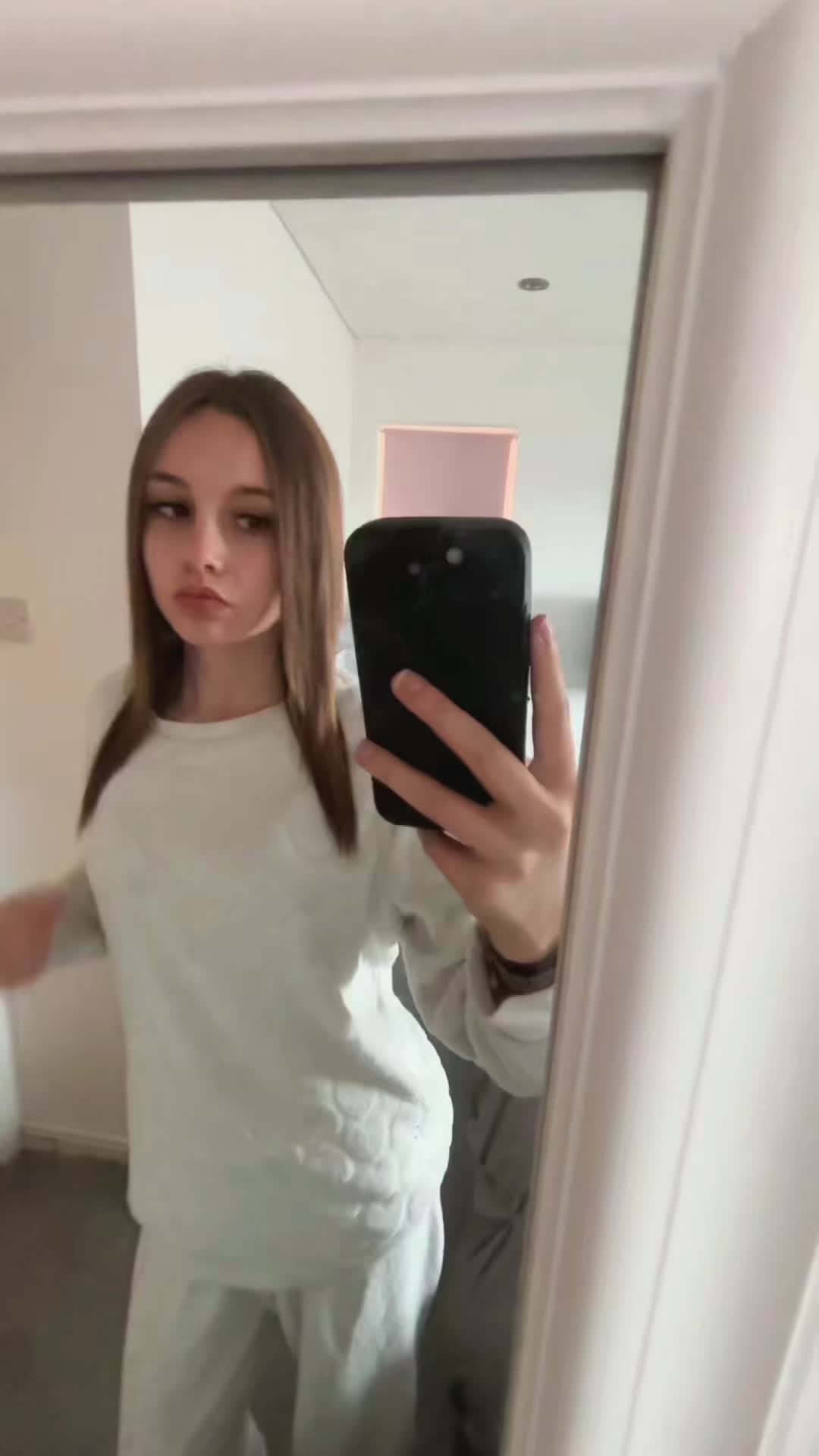 @𝒶𝓂ℯ𝒾𝓇𝒶 ℯ𝓂𝒷ℯ𝓇𝓉ℴ𝓃 𝓍