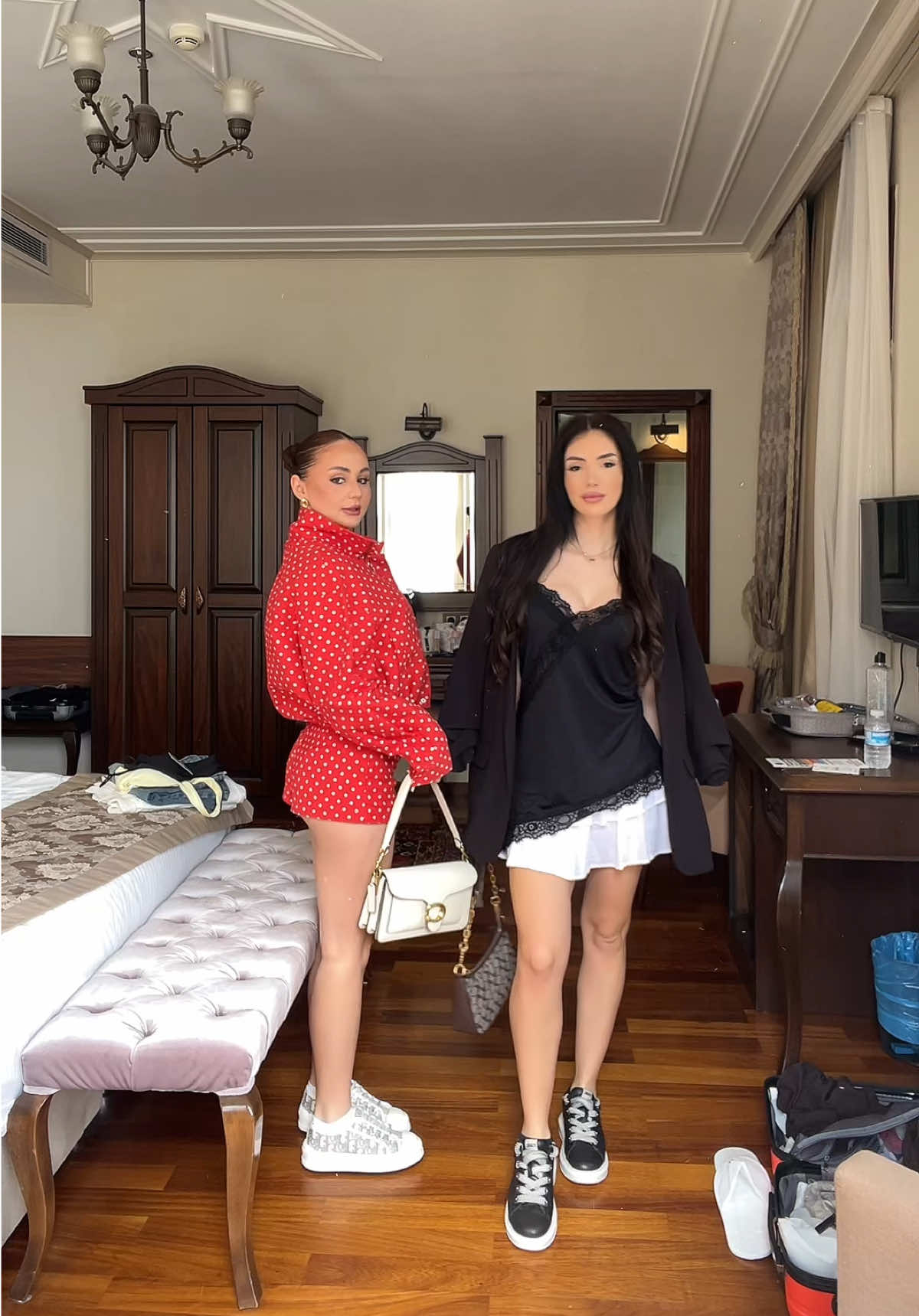 @Adelina Elena