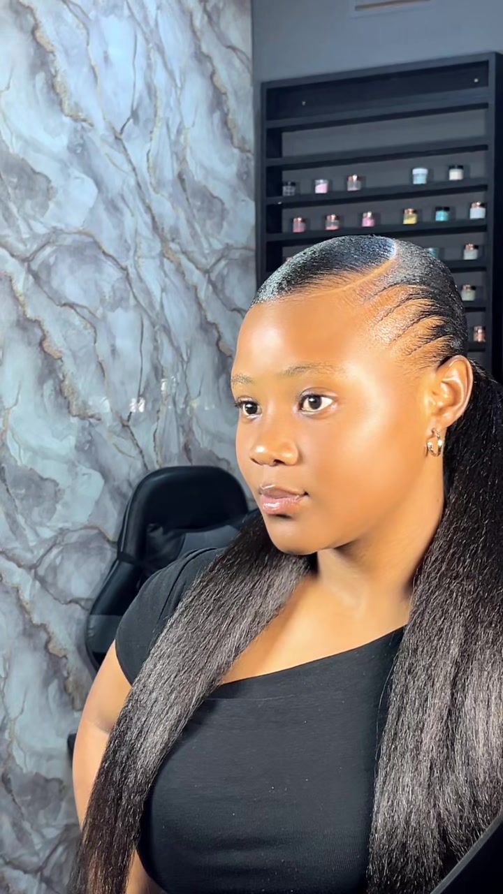 @Yonela _Qayiso