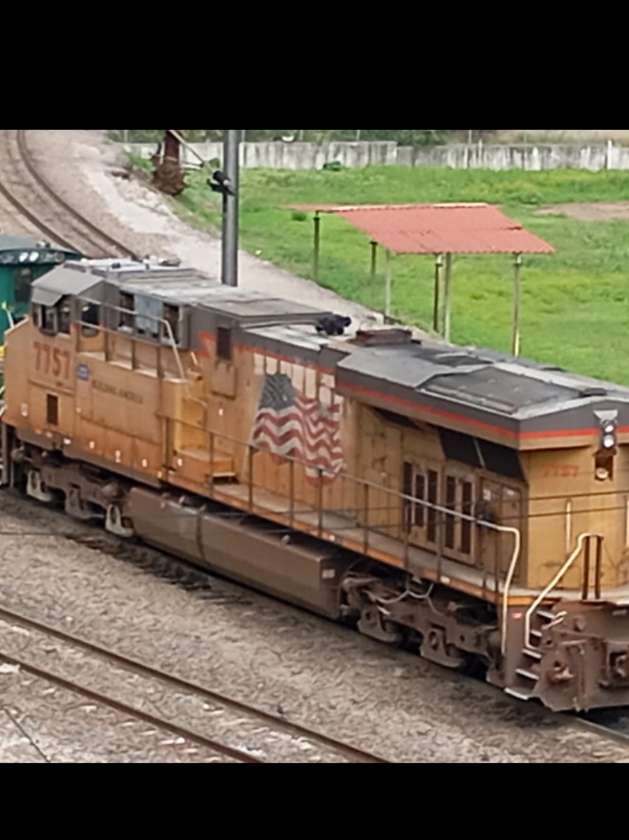 @Ferrocarriles Andy.