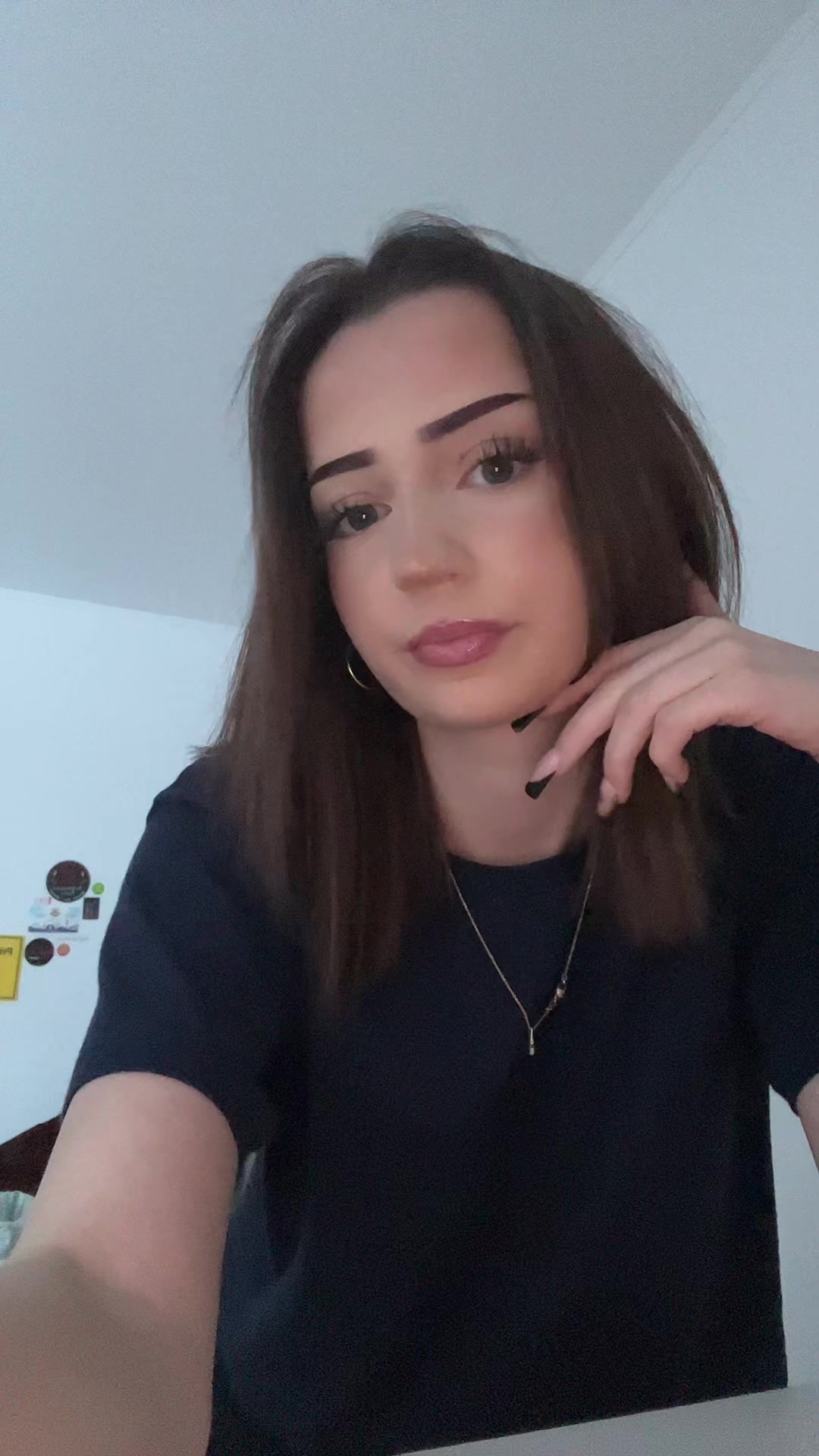 @Bella