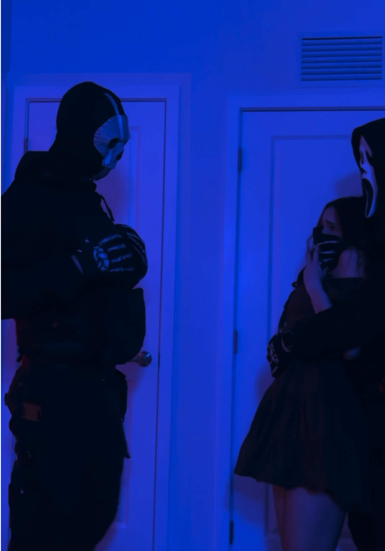 @V-DΛY