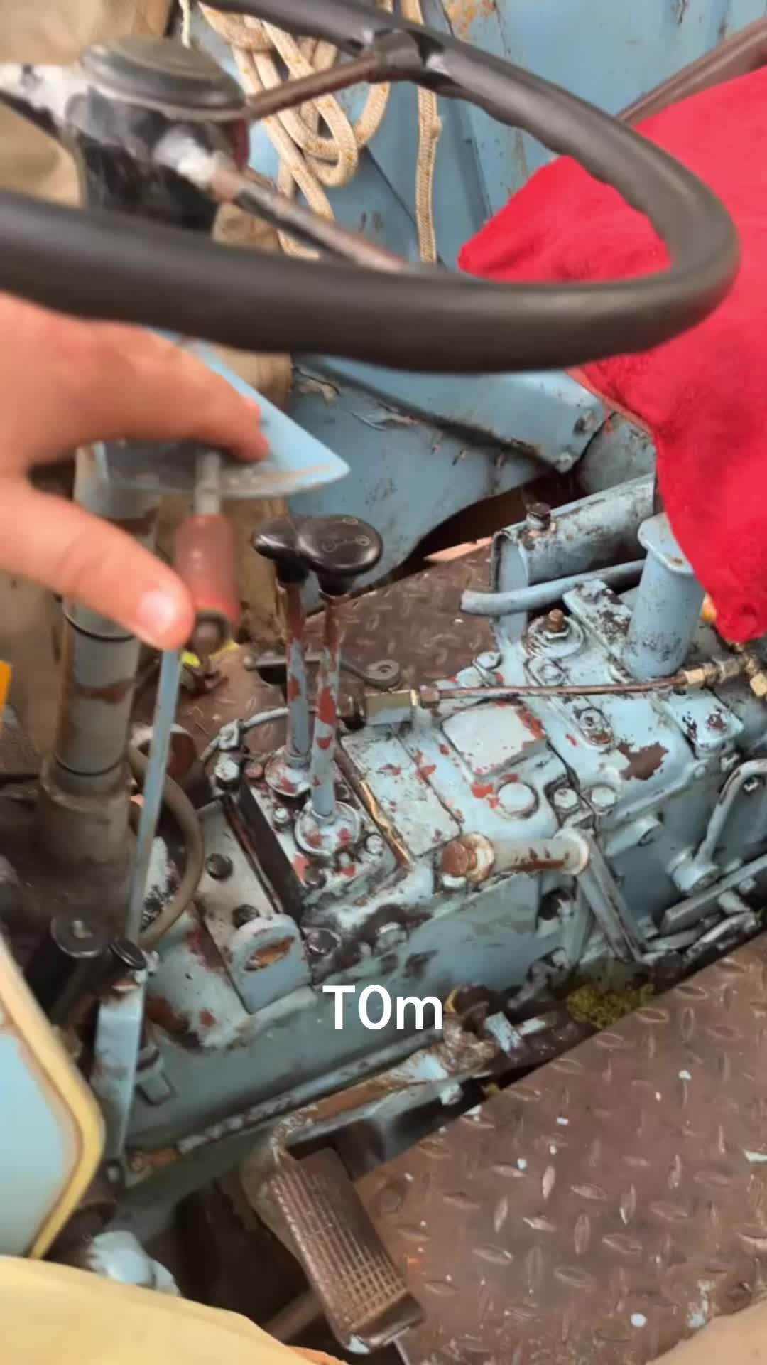@t0m