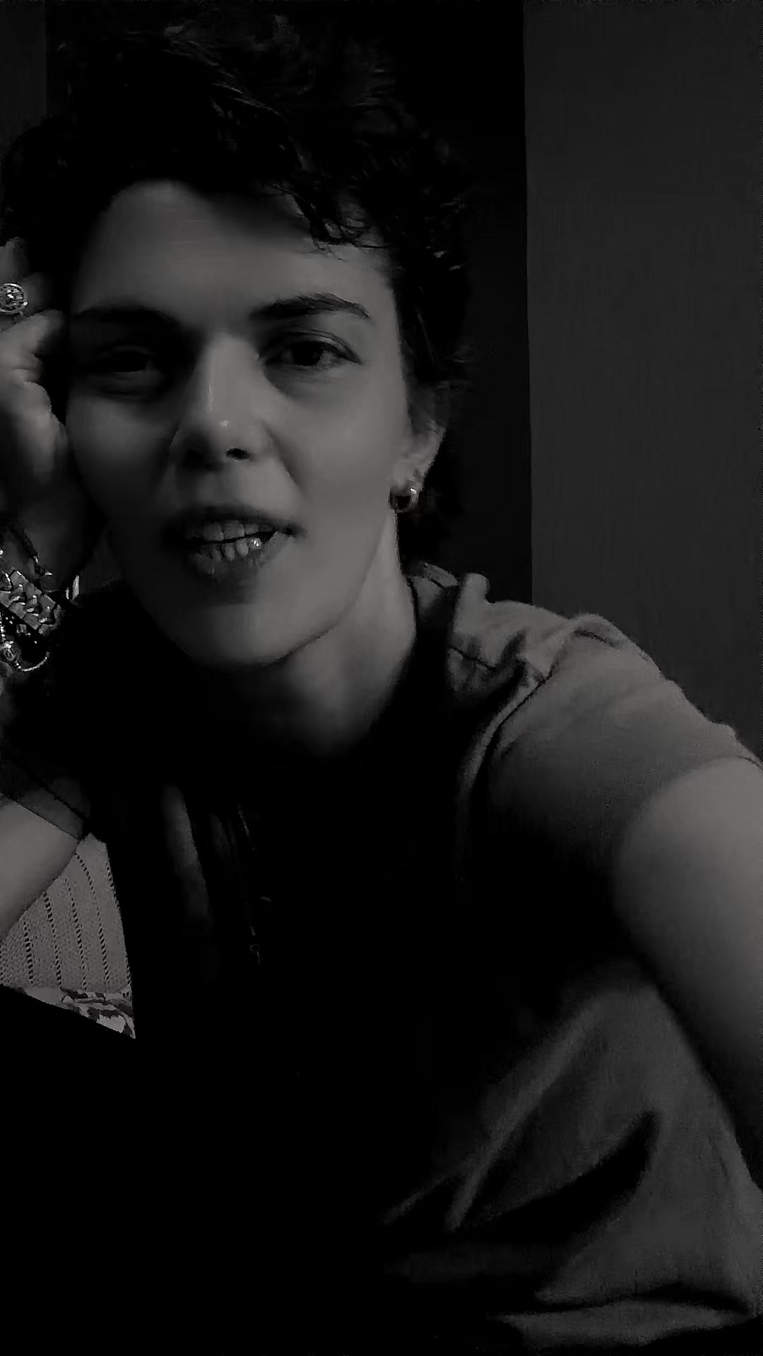 @ნინი