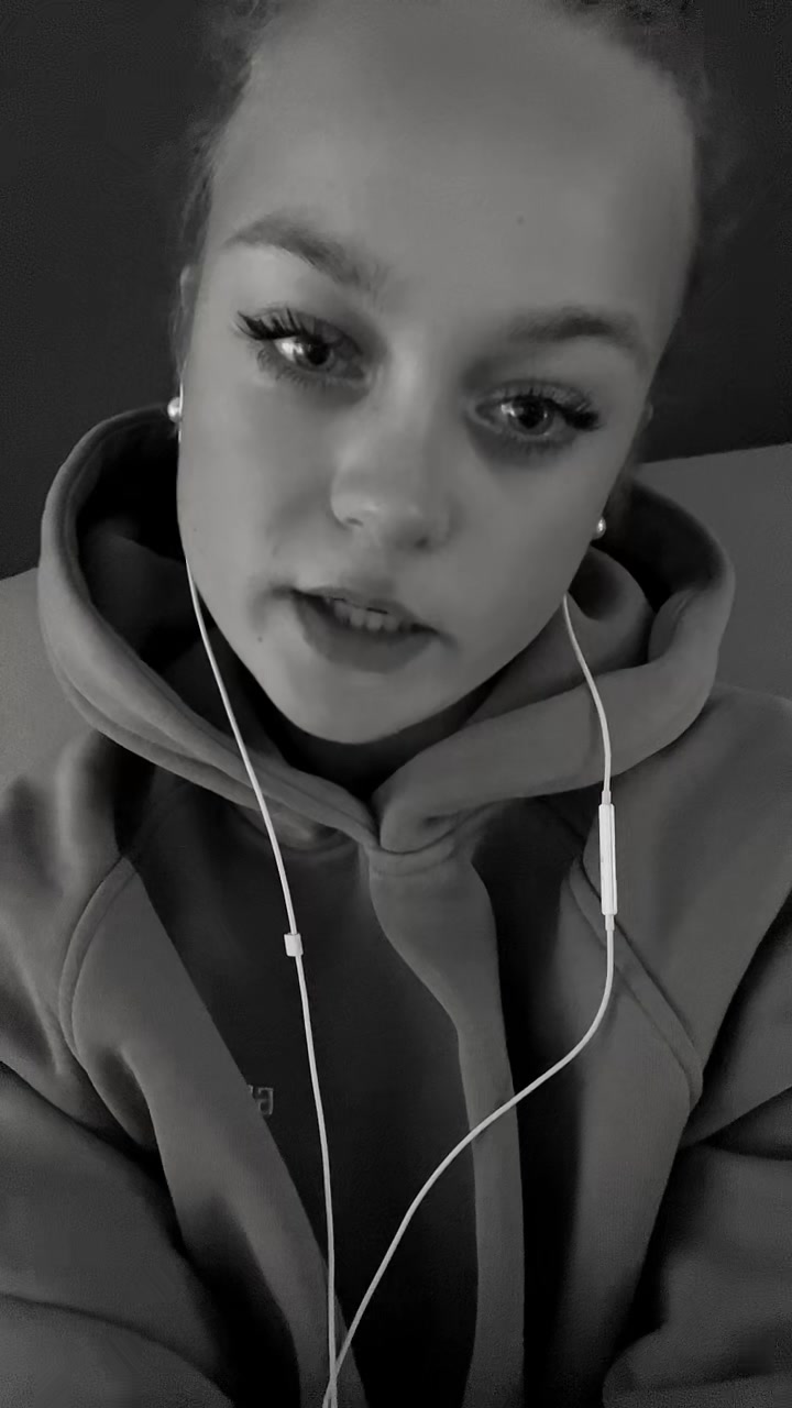 @aim&eacute;e mercedes 🪐