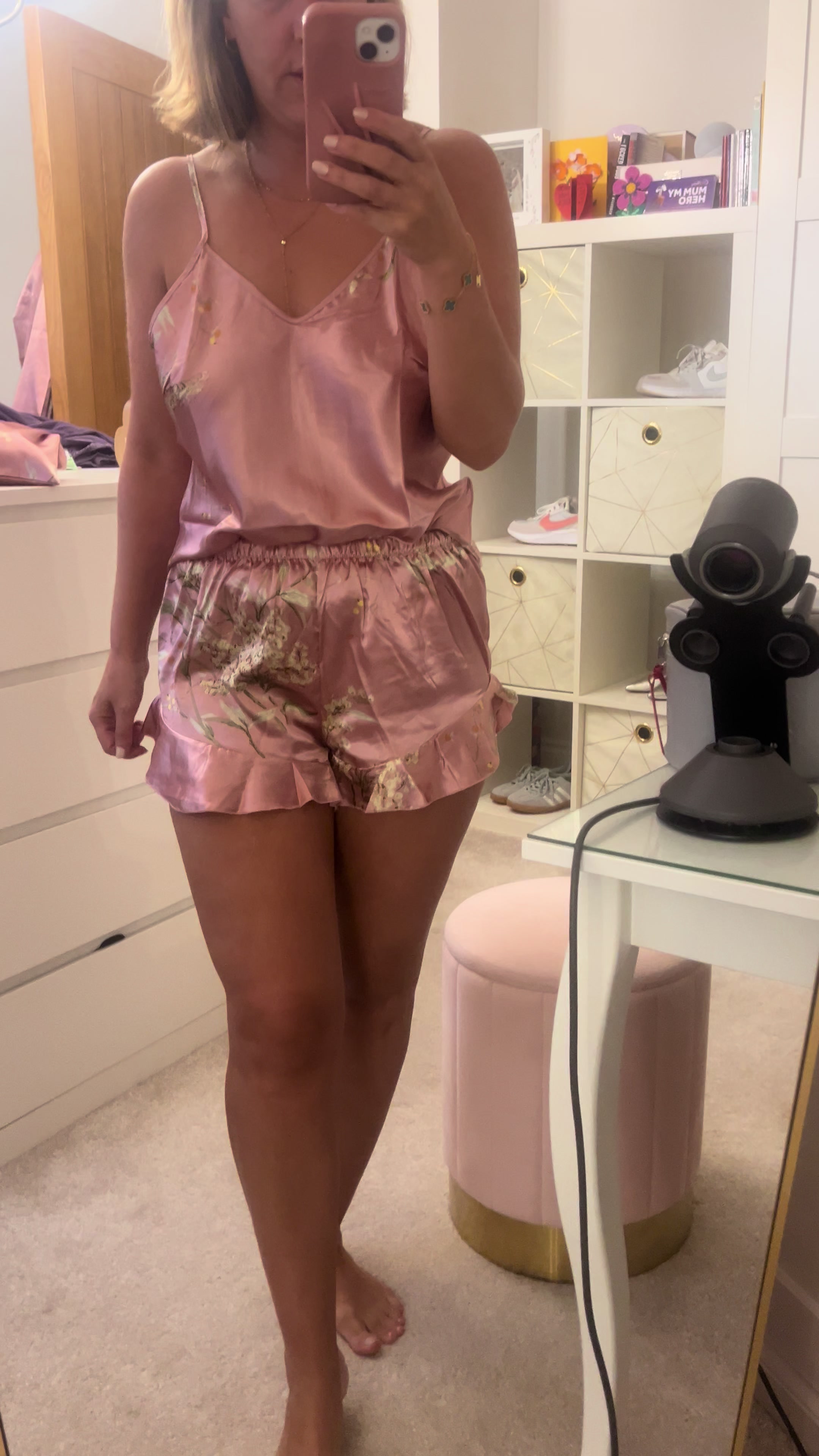 @Thrifting Roxy. It&rsquo;s just me x