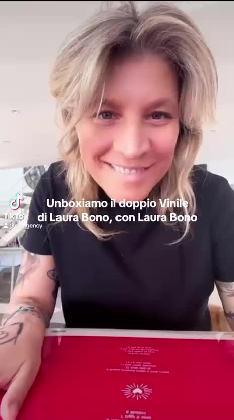 @Laura Bono Official