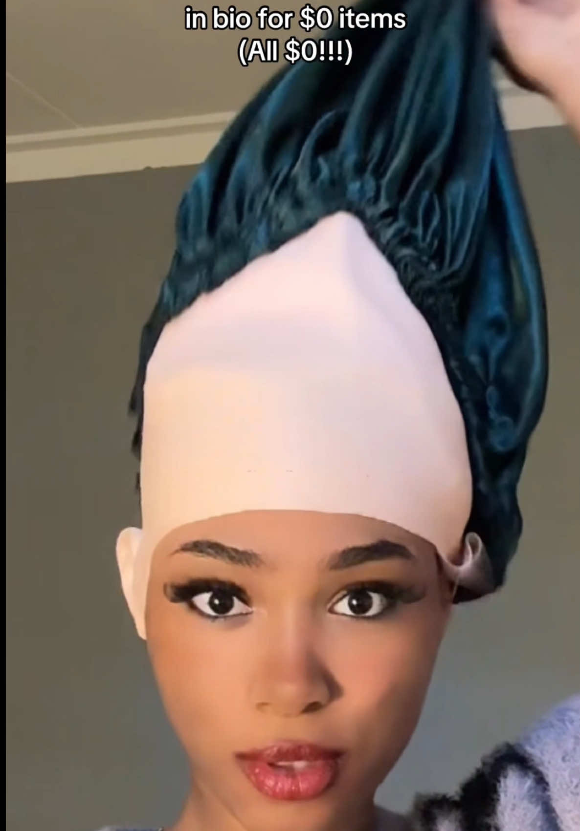 @Riyi Jones🧞♀️