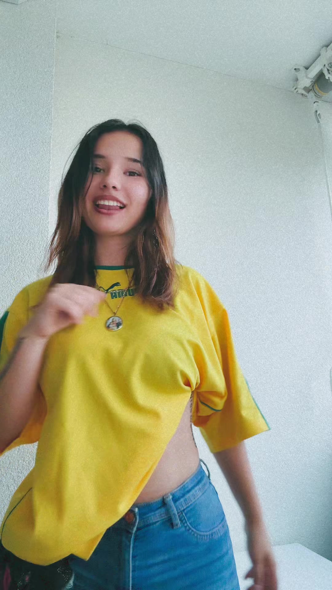 @Emicshuj
