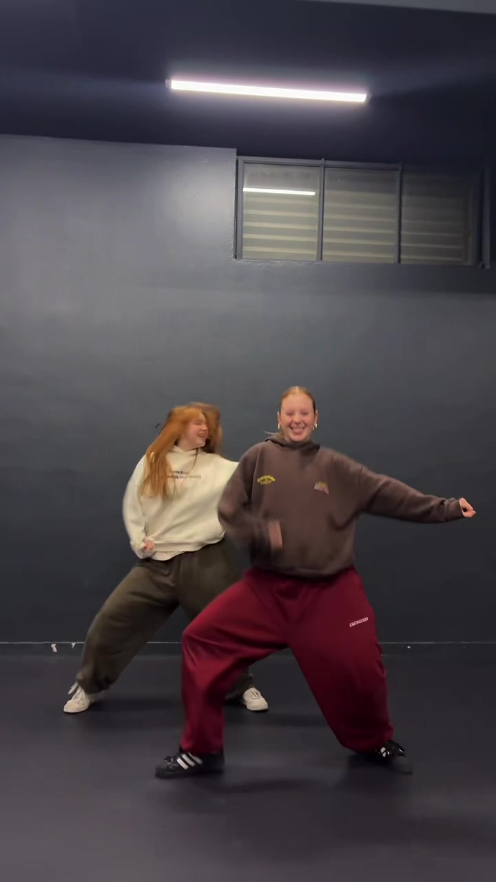 @M-dance.si