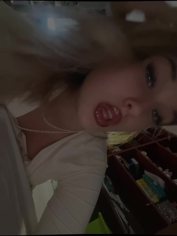 @👸🏼