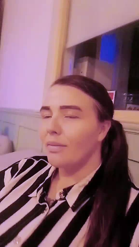 @annielizzybee1992