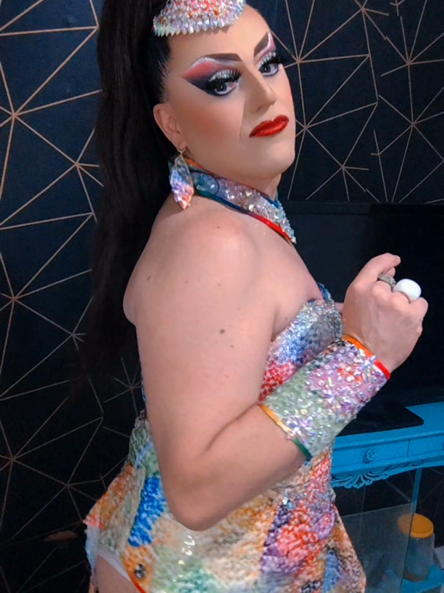 @Drag Tiffany