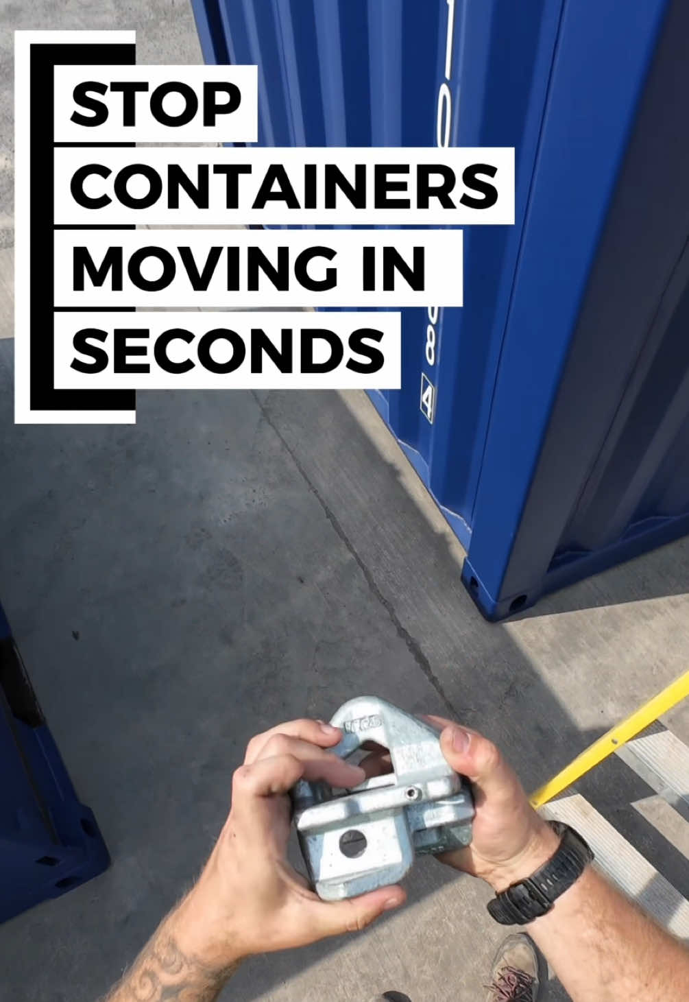 @Universal Containers