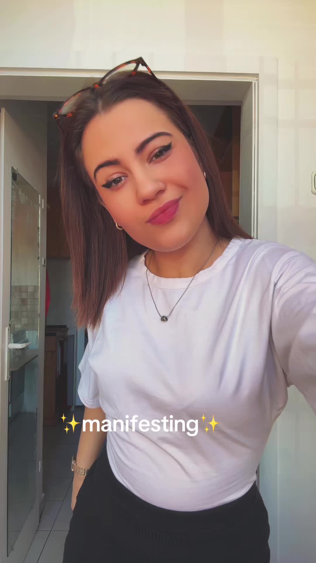 @esztike