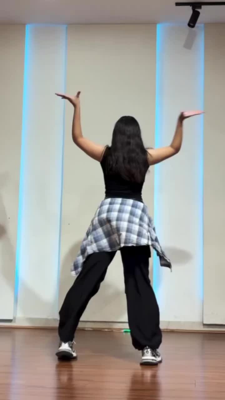 @CRAZY DANCING FACTORY💃🏿🕺