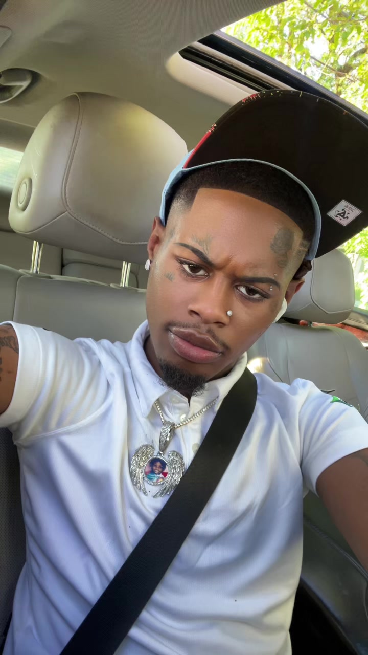 @Dollboy