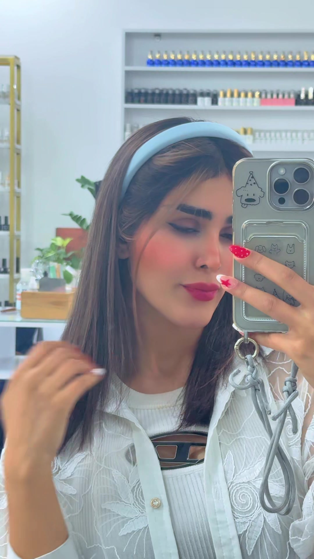 @elenamokari