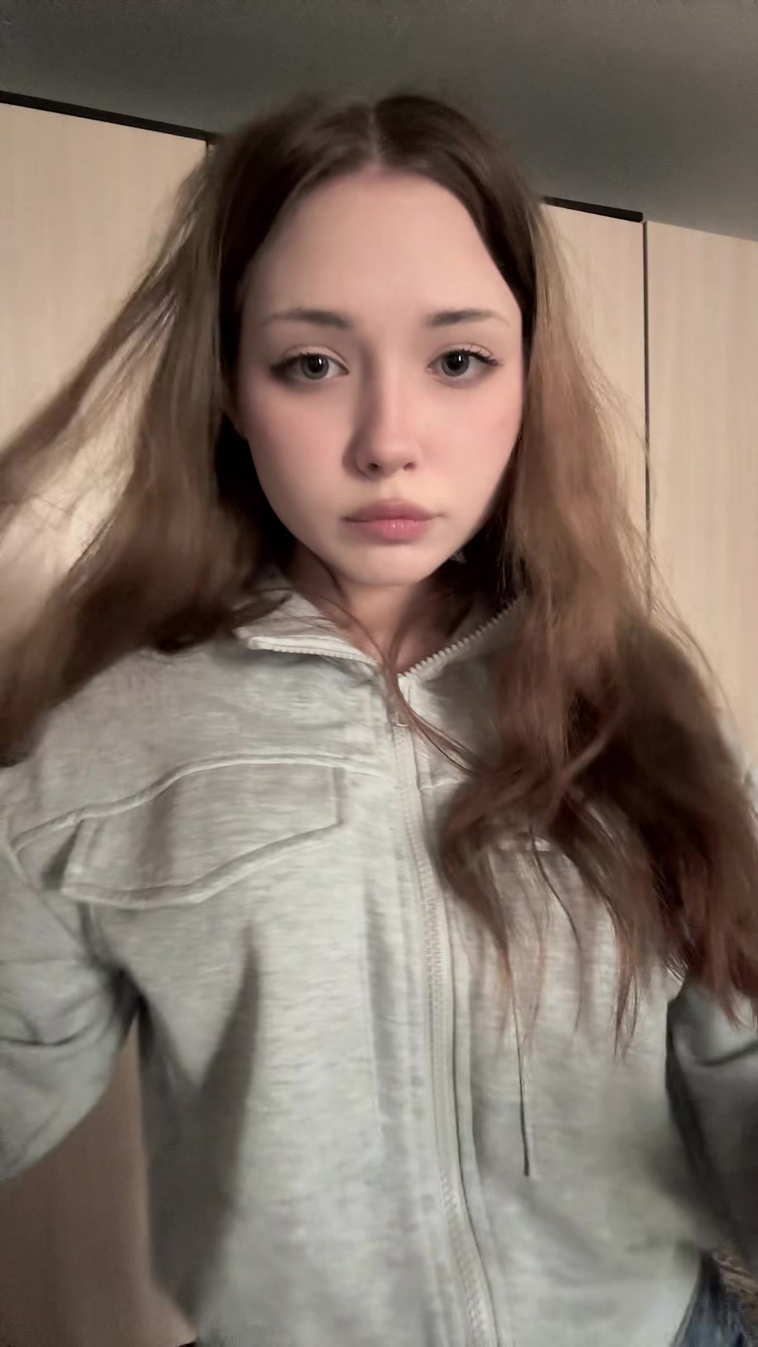 @Viaris