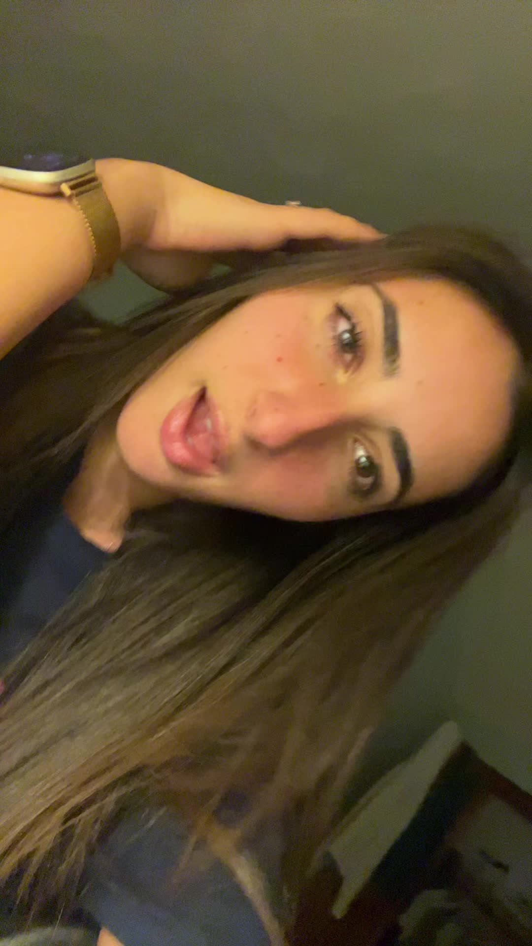 @carly_contini