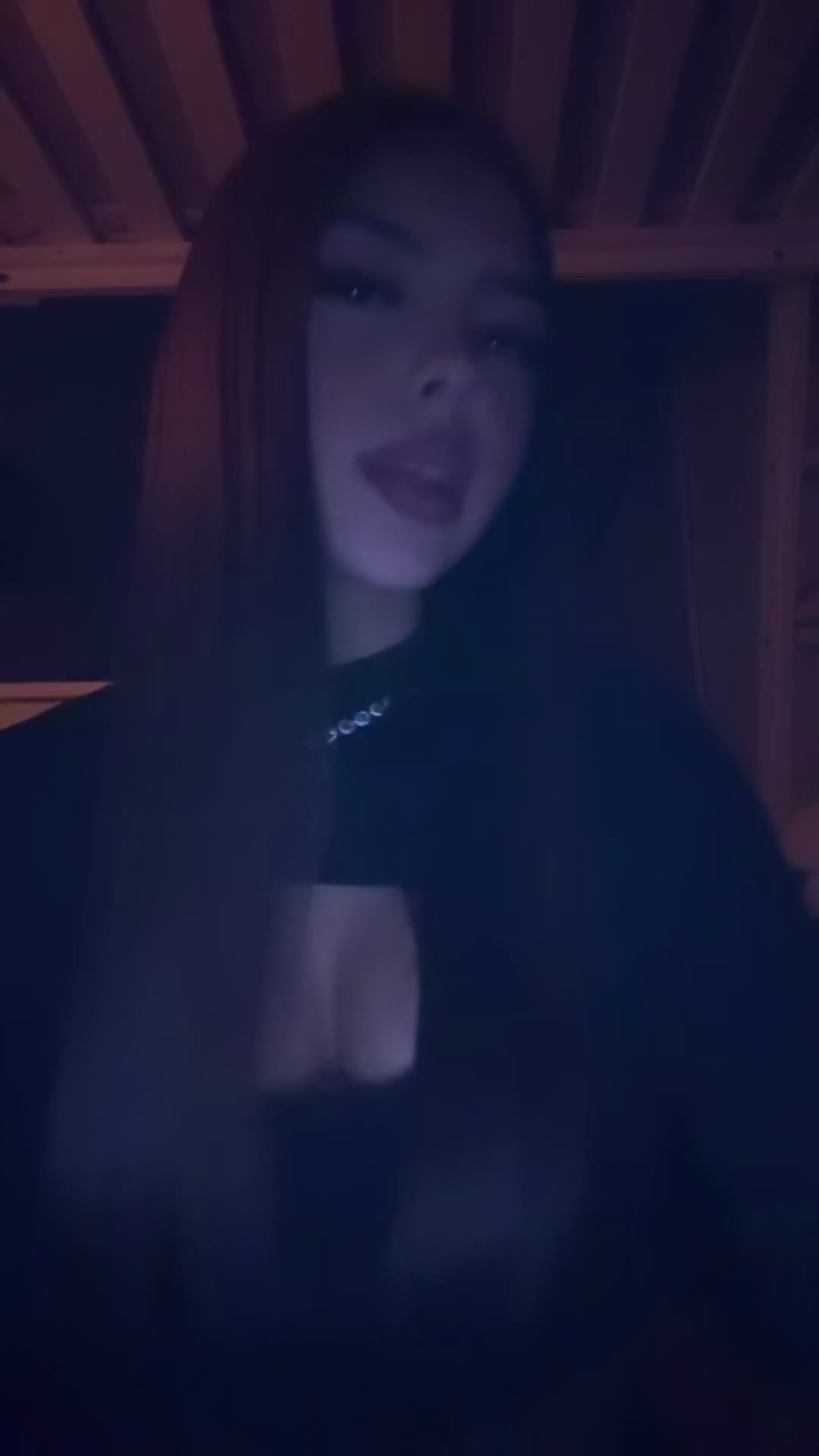 @𝐯𝐢𝐤𝐢👧🏻