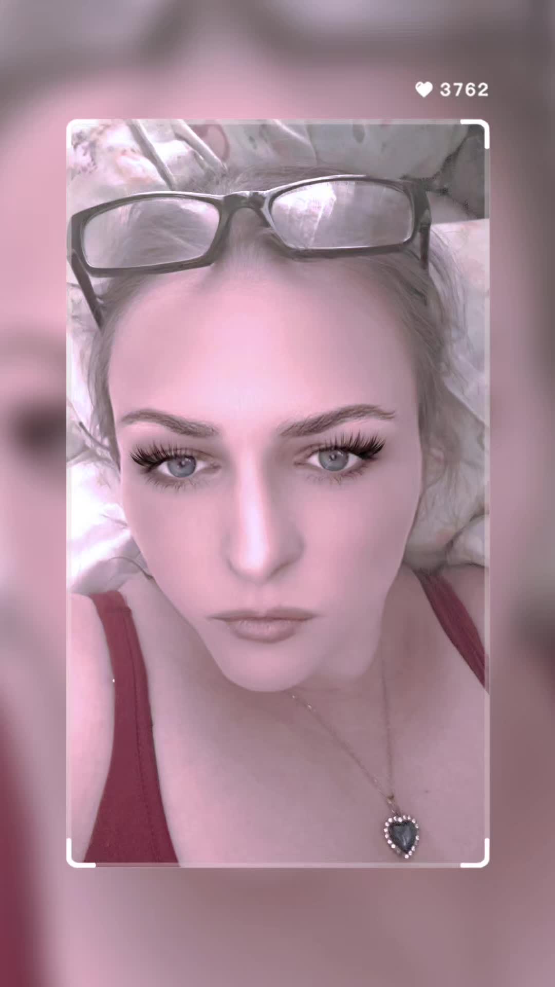 @KimCroft🧸🌹💙🎸🐋🐬🦋😈👻☘️🔥