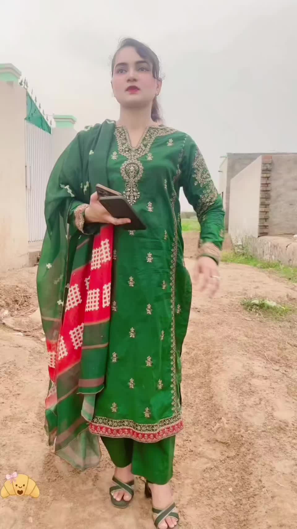 @Model Fara Malik