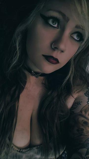 @HayleyCakes