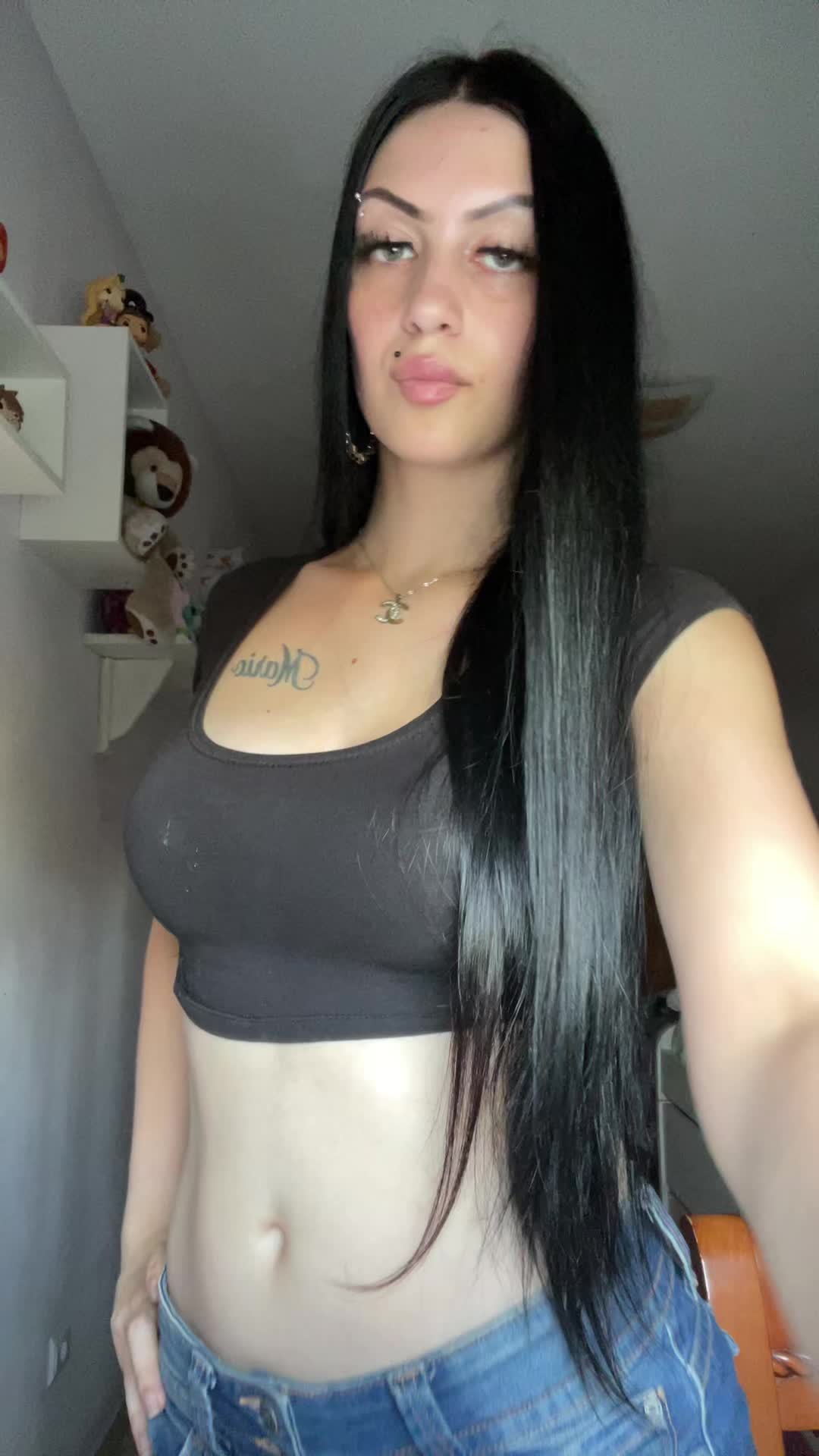 @PrettyWhenuKryy