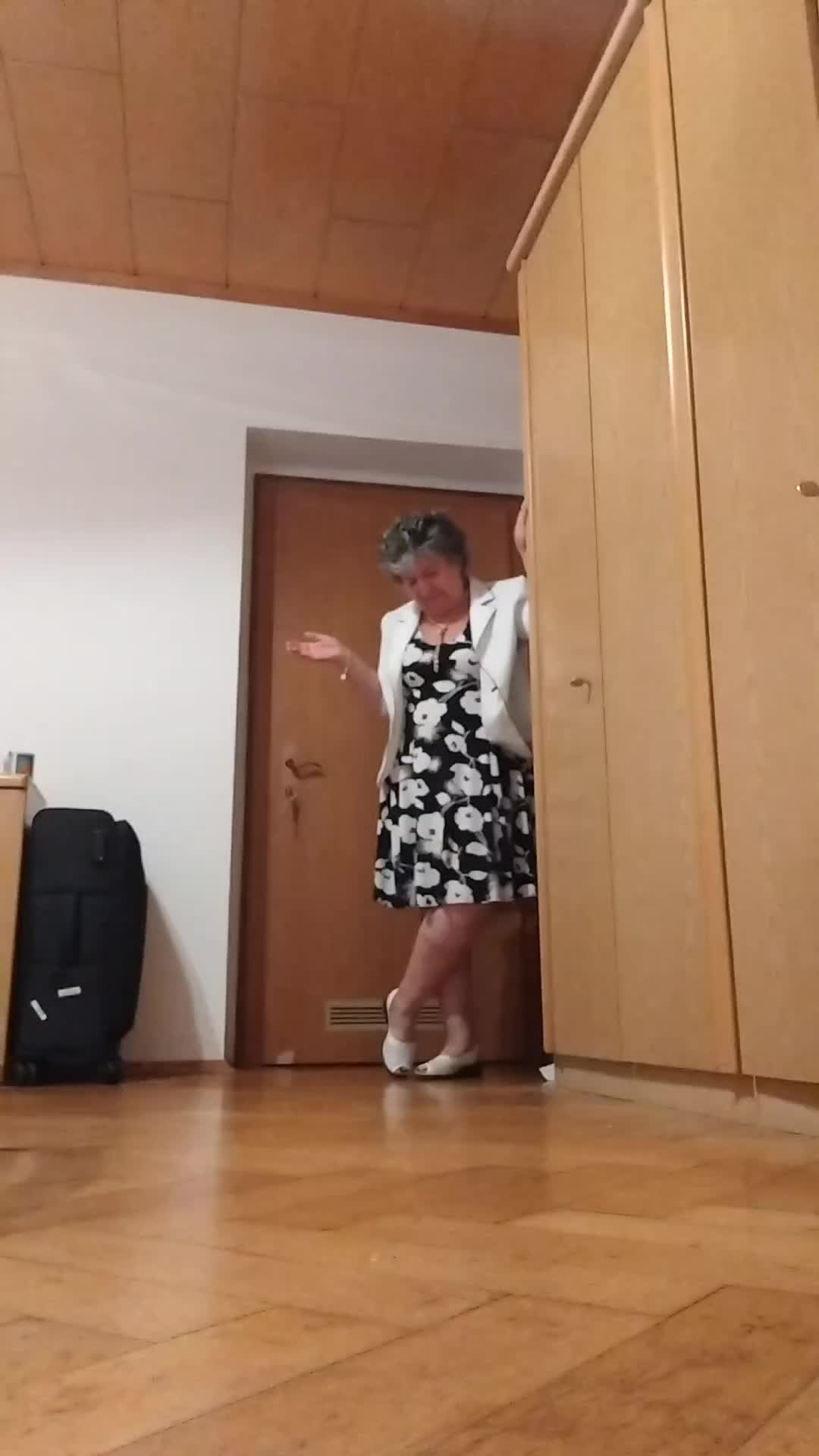 @Marika Marika
