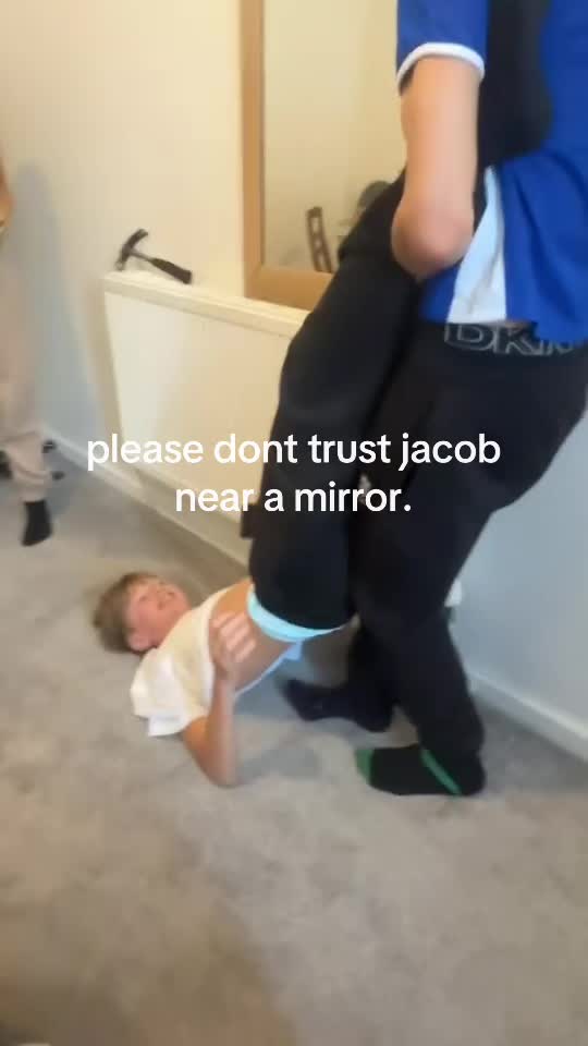 @phoebespam75