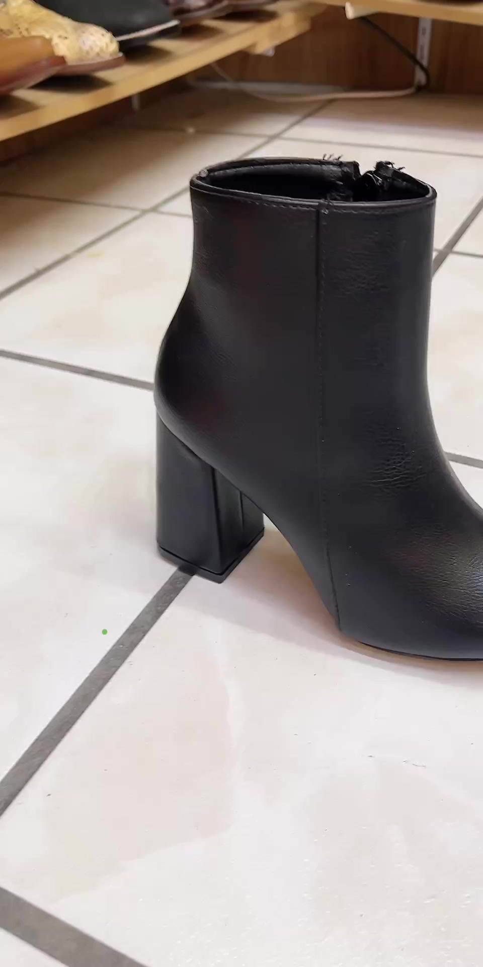 @Luxy Zapaterias