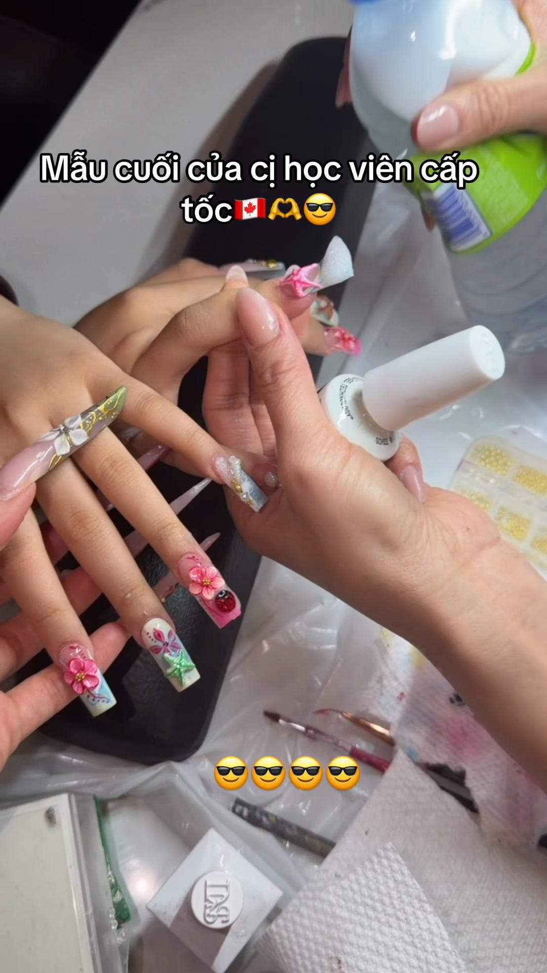 @KimmieNails🇻🇳&hearts;️🇨🇦Tấu H&agrave;i😜