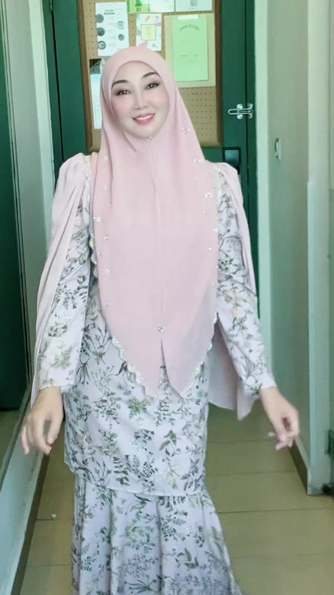 @Anies manja