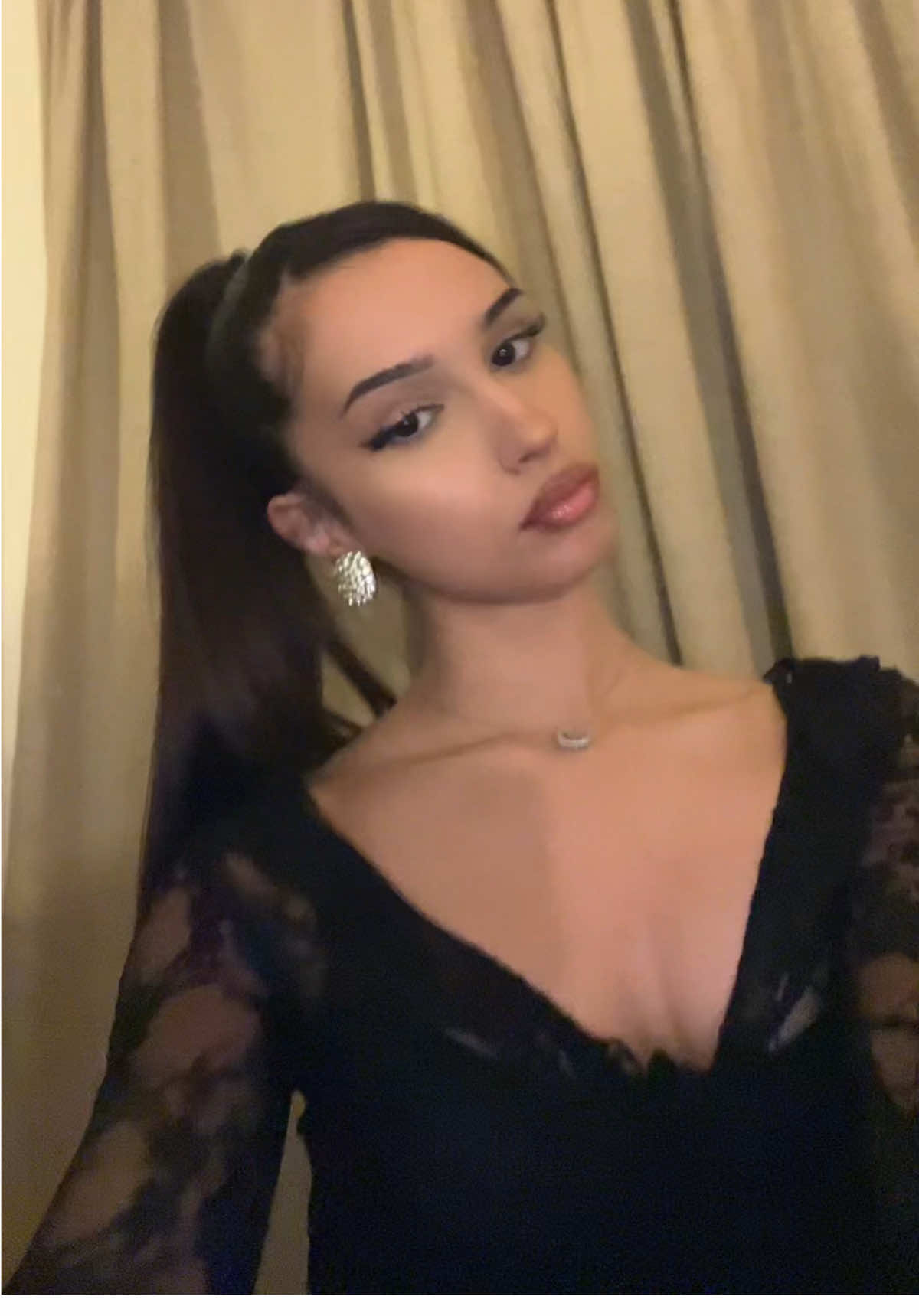 @mia.com🫗