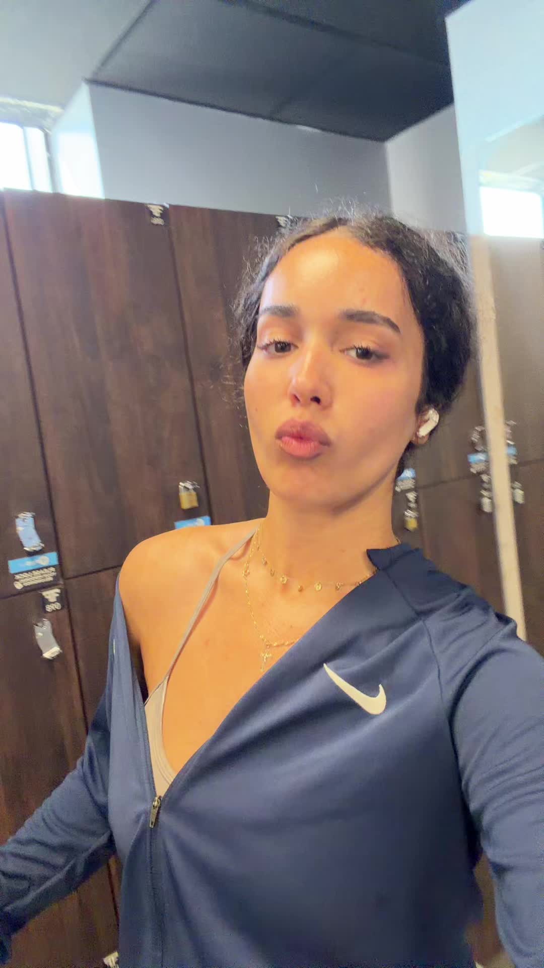 @FRANCESCA B
