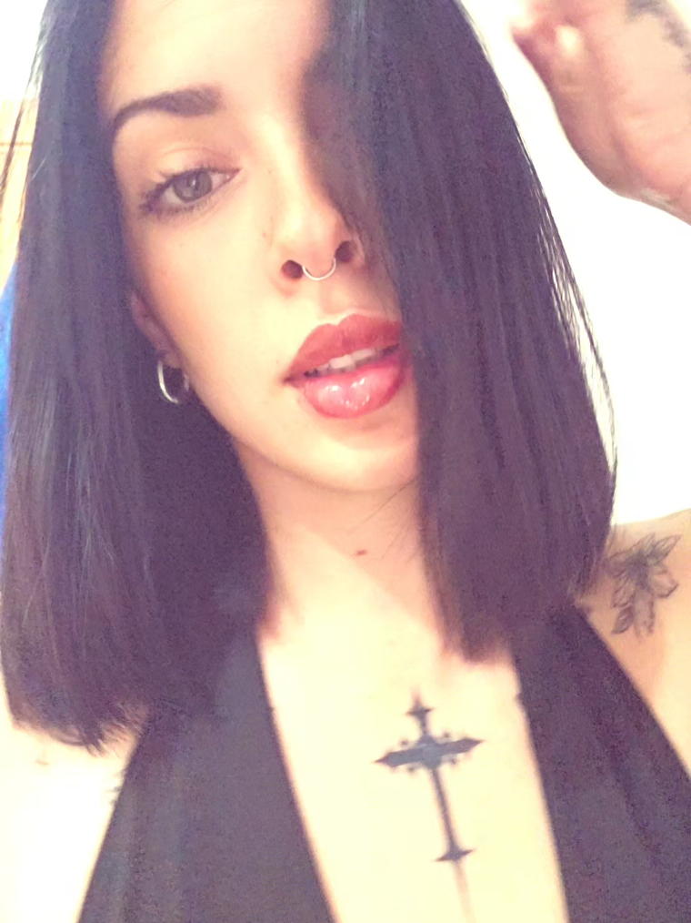 @Eva🖤