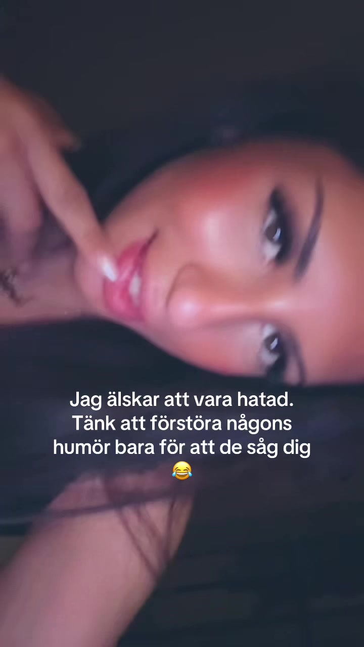 @𝑬