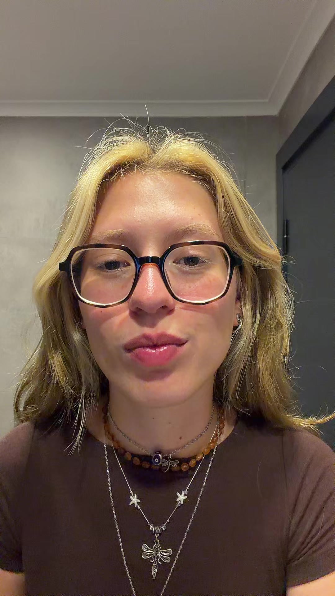 @poetleyla