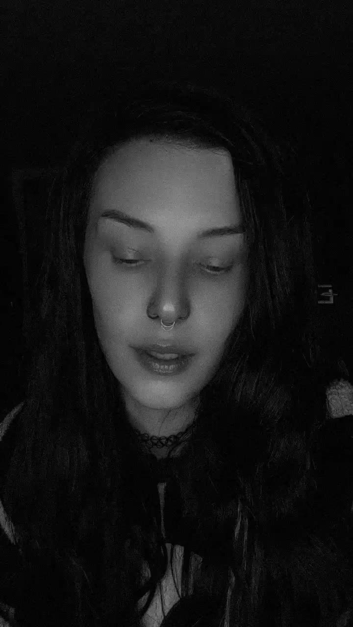@Bee 🦇🖤