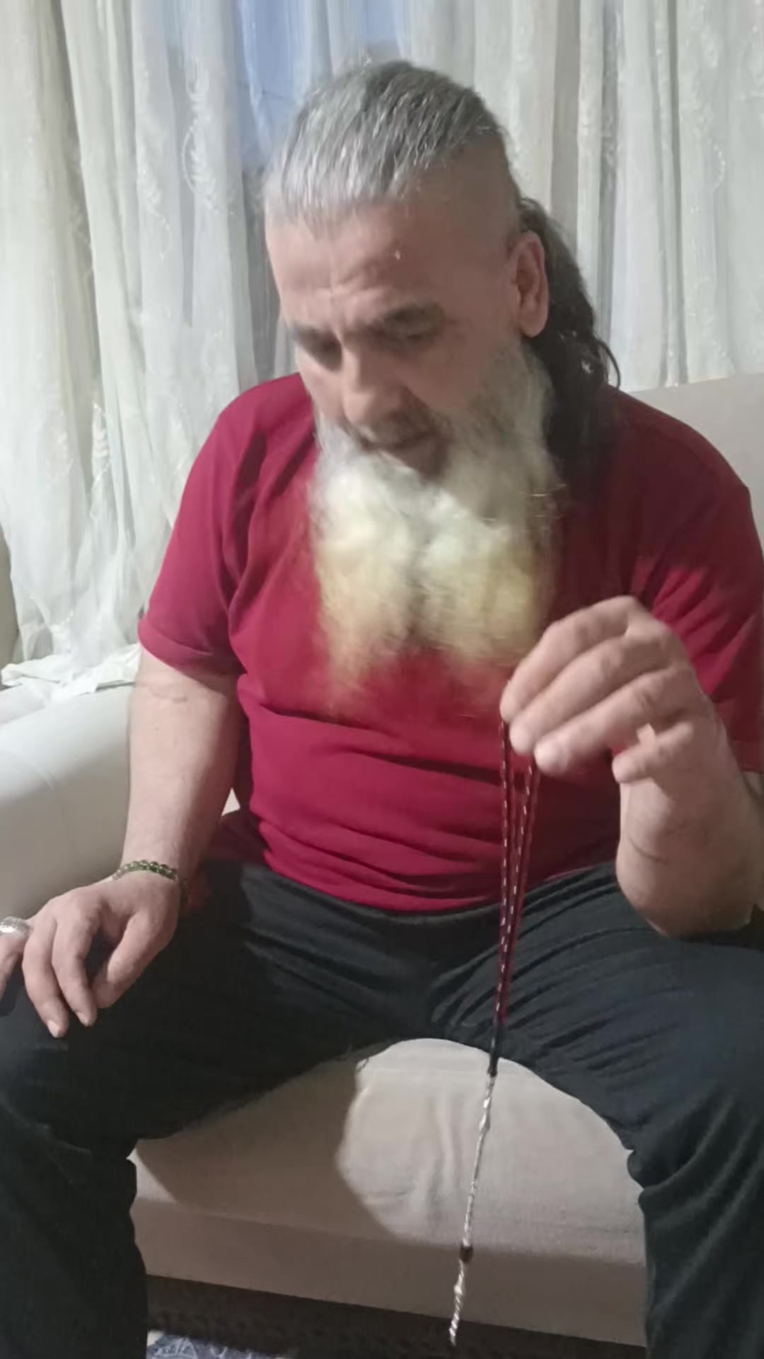 @DÜNYA BURASİ NE ARASAN İÇİNDE