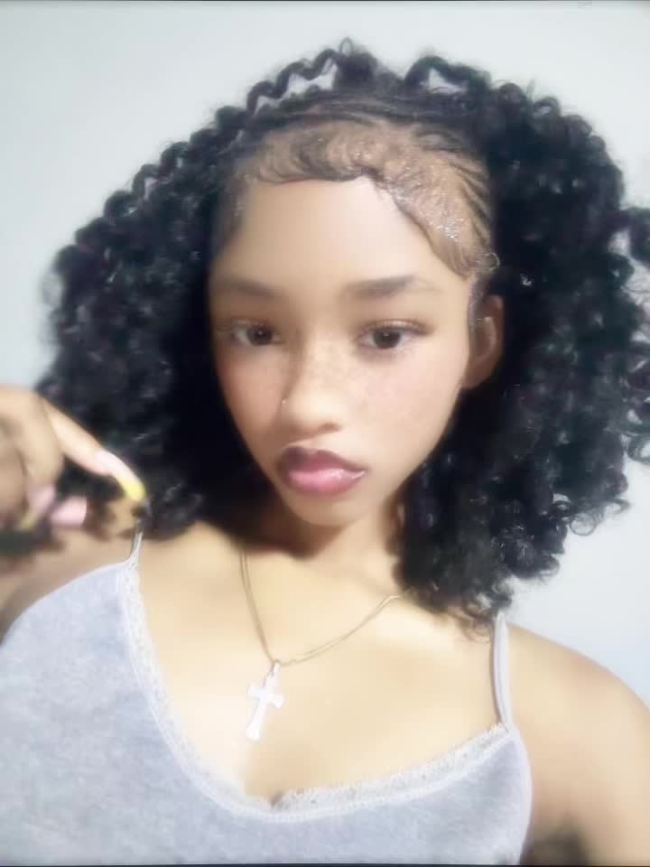@𝓩𝖔𝖒𝖇𝖎𝖊🧟♀️