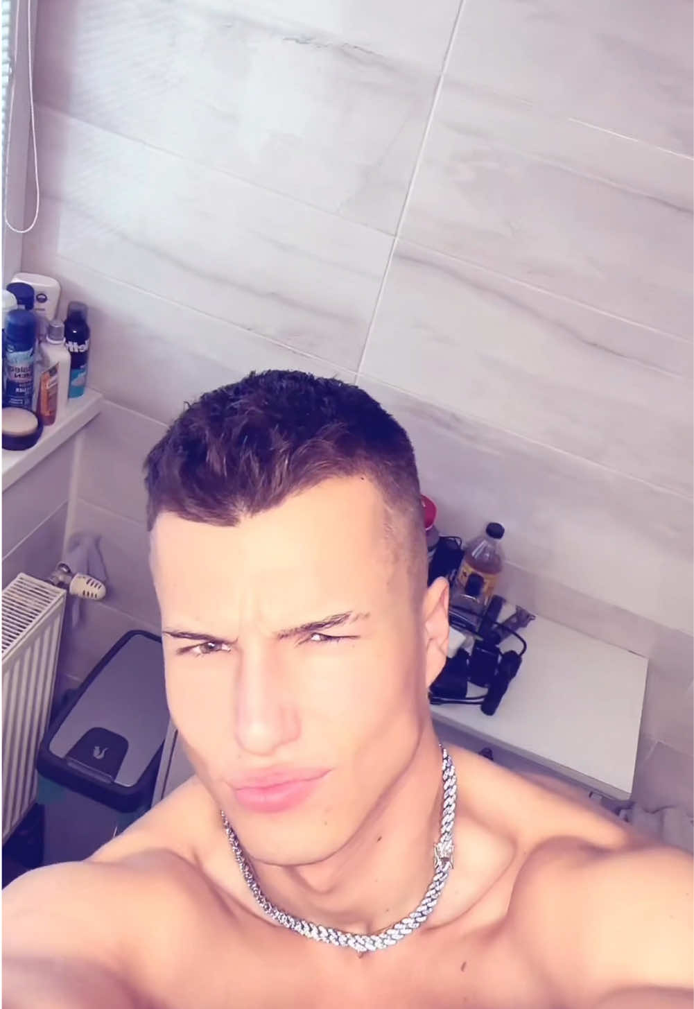 @𝐌