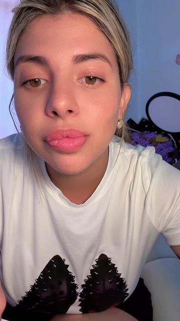 @Viviana