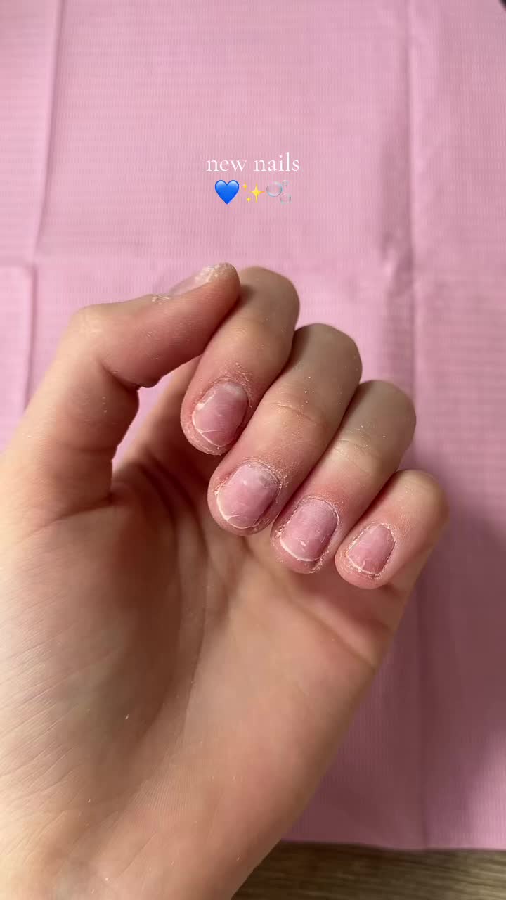 @nailsbyaniela