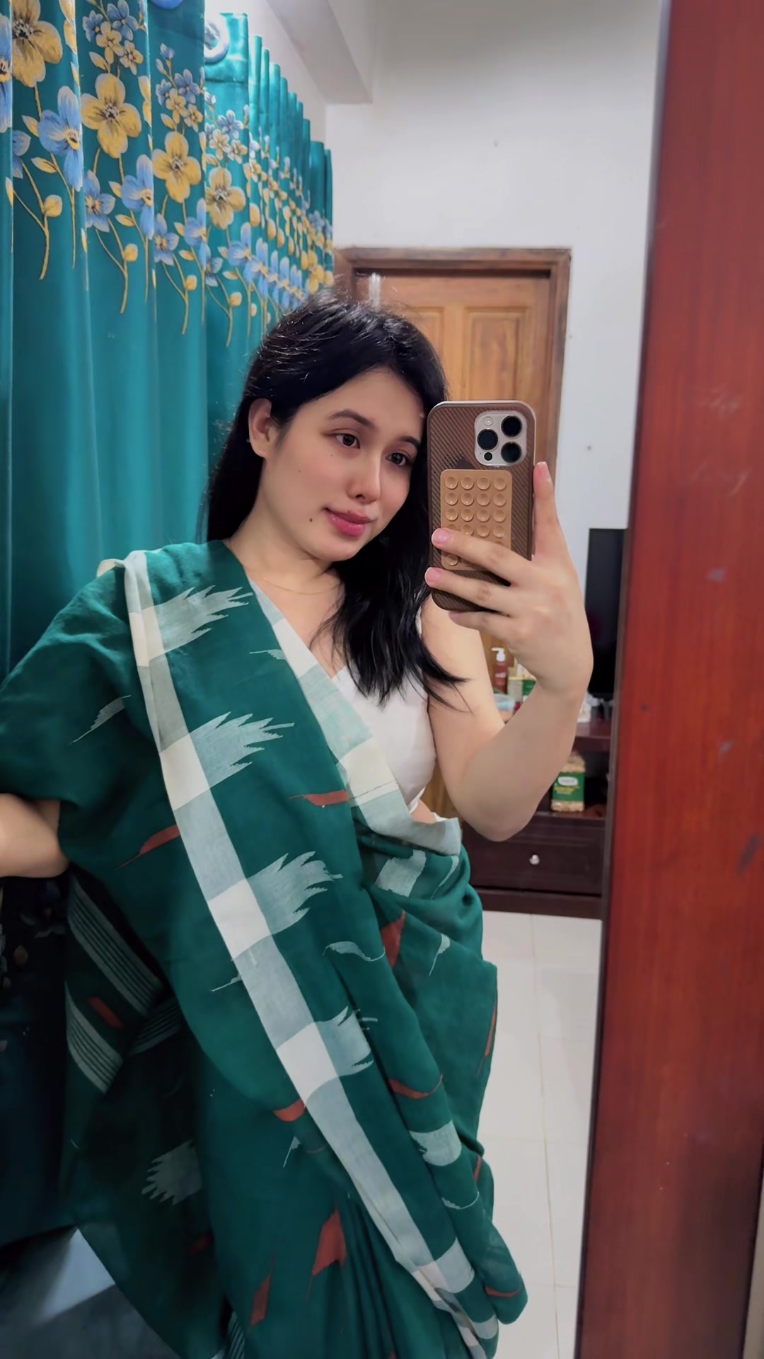 @Jennifer_chanu11 🇧🇩
