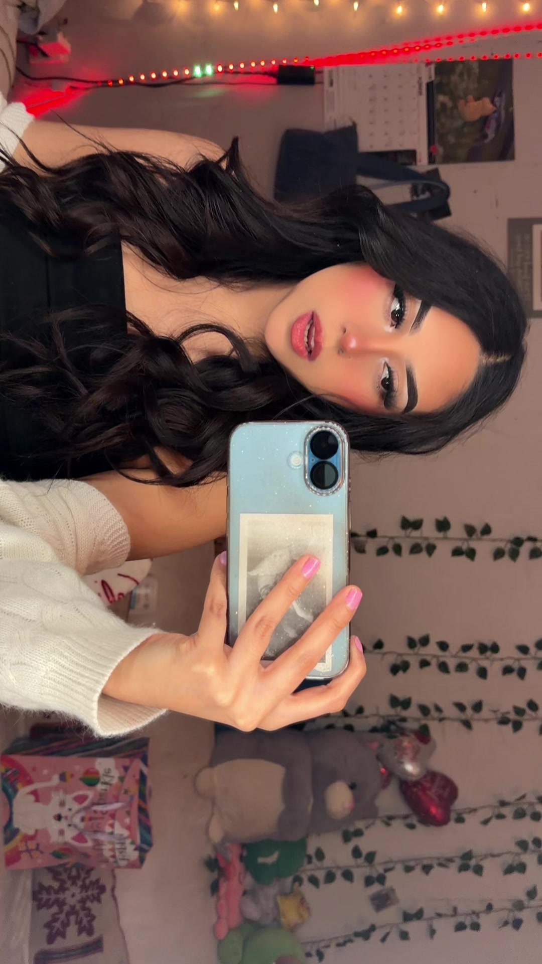 @Vaniafloresシ