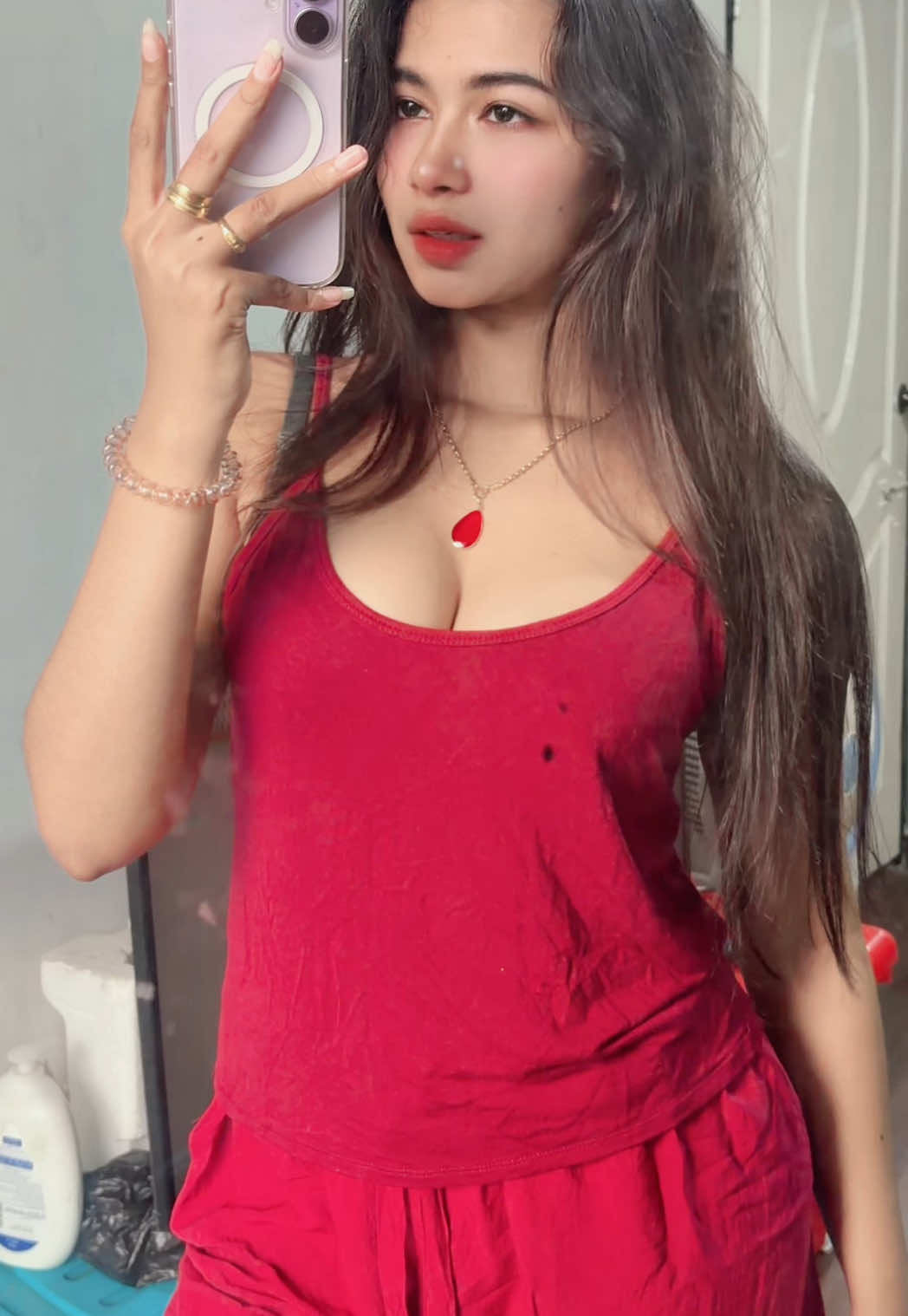 @Ayesein