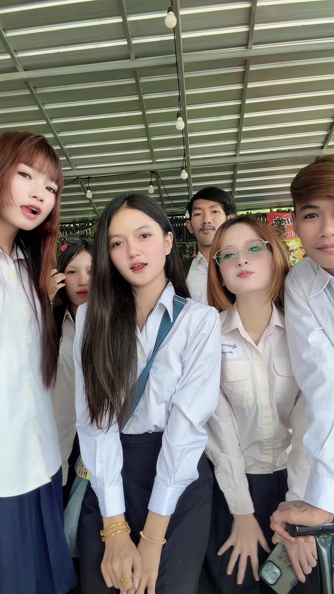 @Mey Qbii