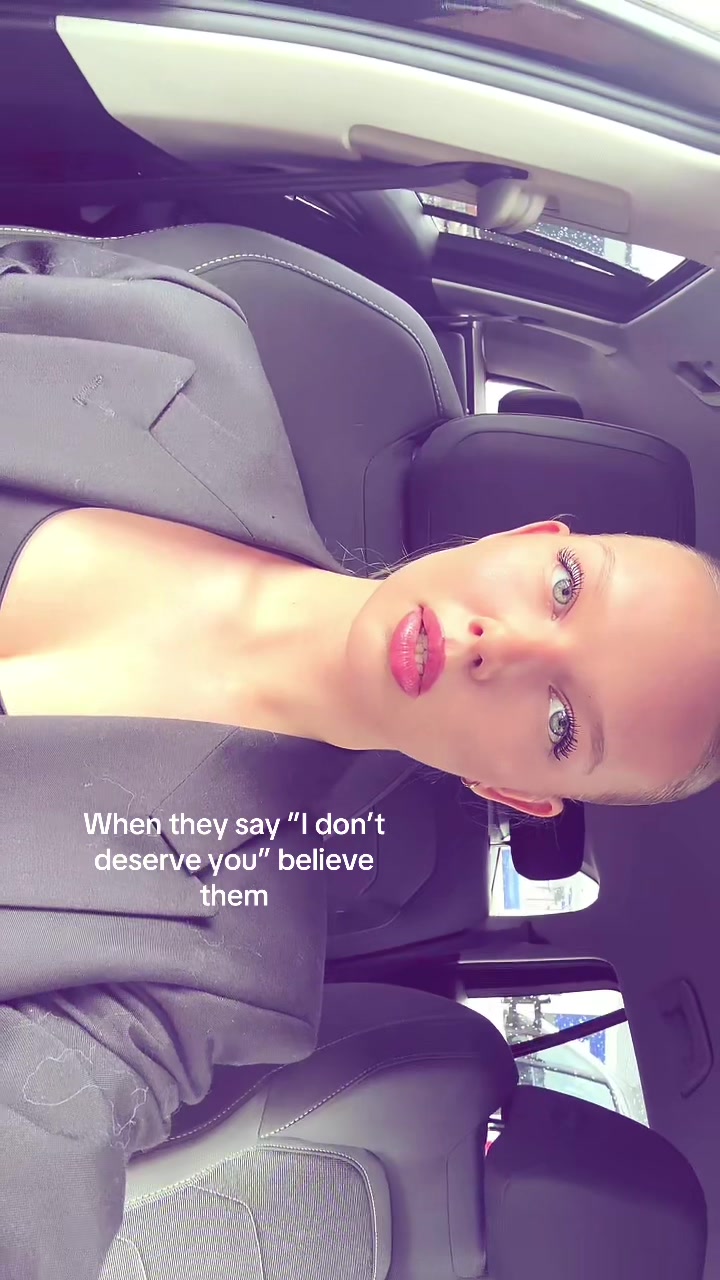 @𝓡